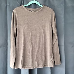 Medium gray long sleeve shirt
